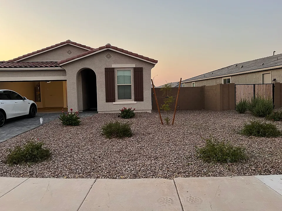 2000 E Escondido Pl #2000