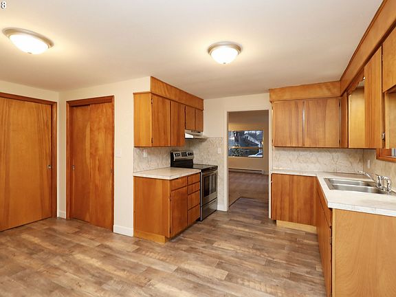 5th image of 808 N Kelso Ave