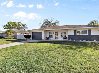 560 Glen Oak Rd, Venice, FL 34293