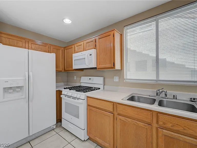 8905 Colorful Pines Ave — Photo 12