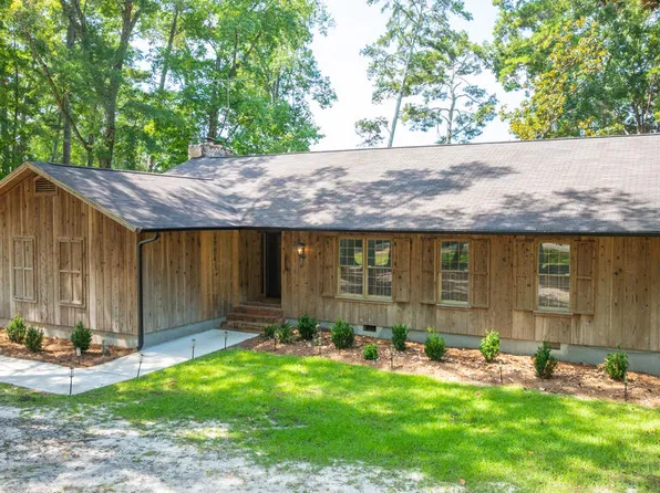 289 Lake Trace Dr, Thomasville, GA 31757