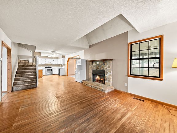 5th image of 199 Lincoln St