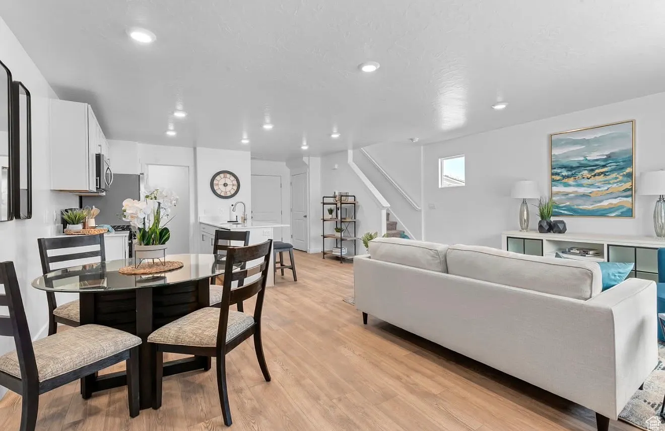 3 bed, 1442 sqft, $2,250 — Photo 3