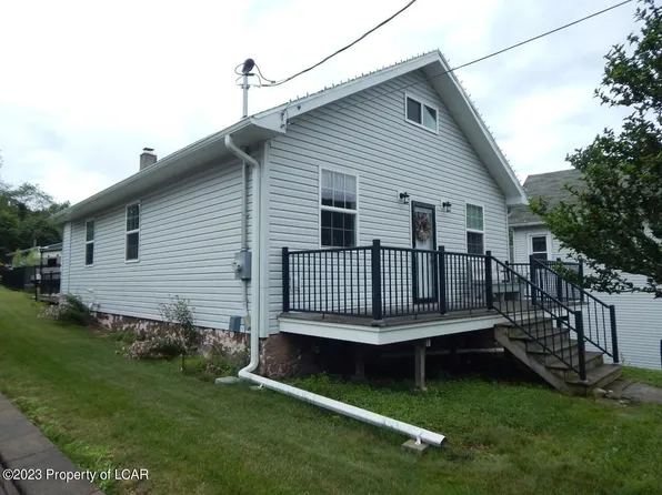 18 Lehigh St, Mountain Top, PA 18707