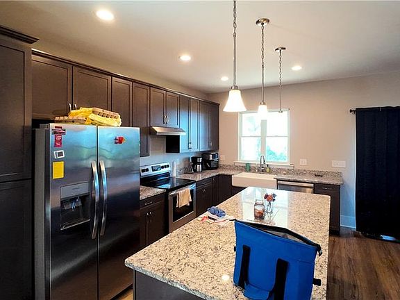 4th image of 263 Mountain Berry Way