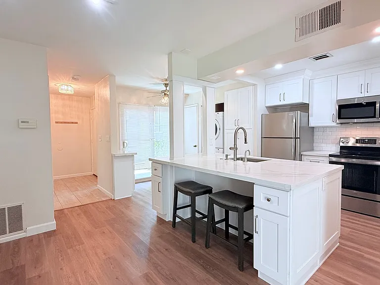 1065 San Ramon Valley Blvd — Photo 12
