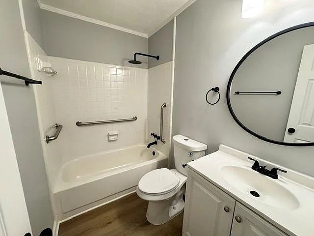 1084 Huntington Trce SE — Photo 14