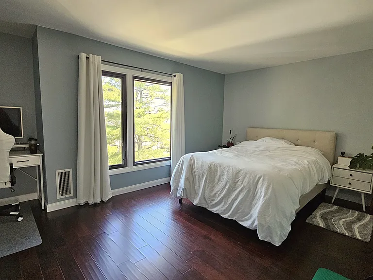 404 River Renaissance — Photo 9