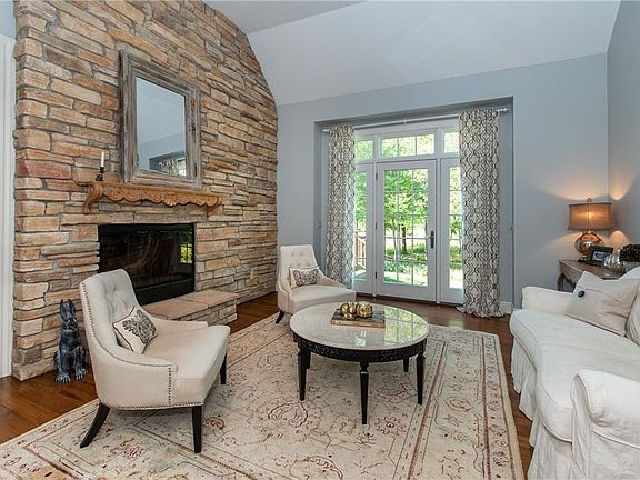 4th image of 15450 Suffolk Ln