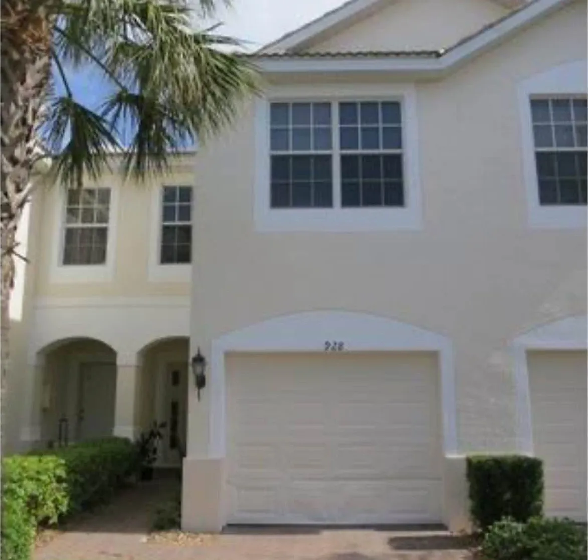 Hampton Cir, Naples — Photo 1