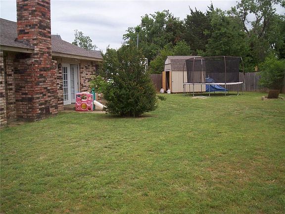 2nd image of 316 E Brookview Ln