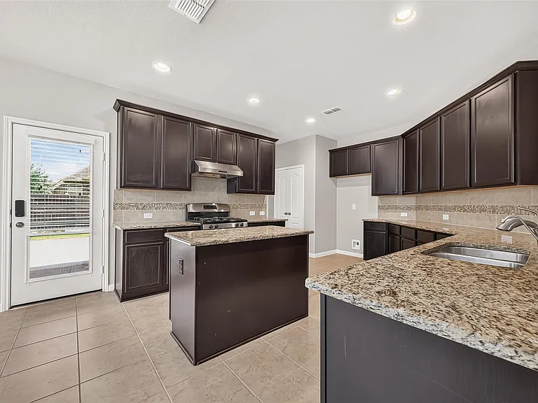10031 Esslemont Ct — Photo 15
