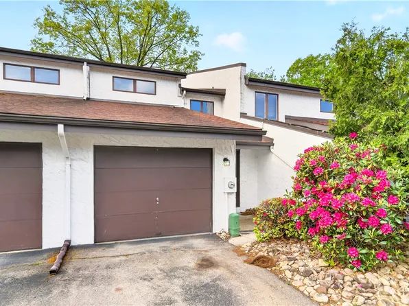 802 Casa Vita Dr, Greensburg, PA 15601