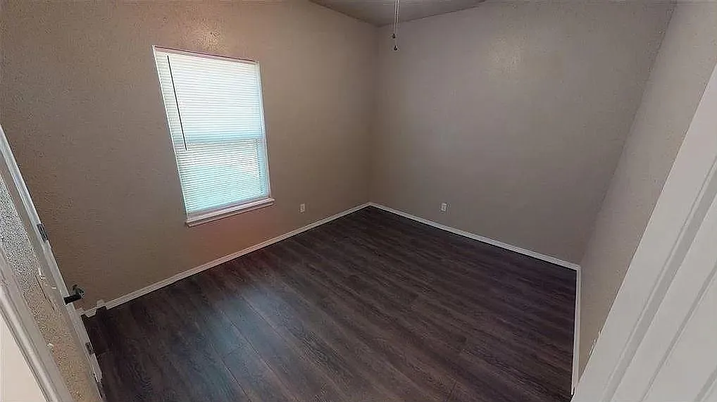 3 bed, 1247 sqft, $1,400 — Photo 2