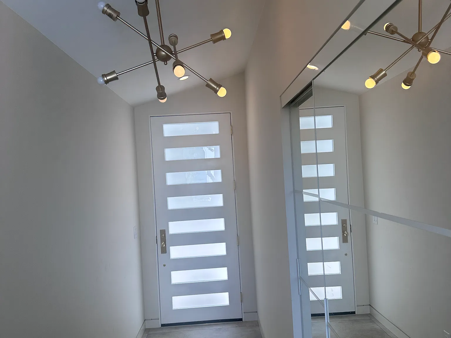 3 bed, 3.5 bath, 2560 sqft, $12,000 — Photo 4