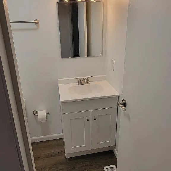 1527 Miami Ave — Photo 9