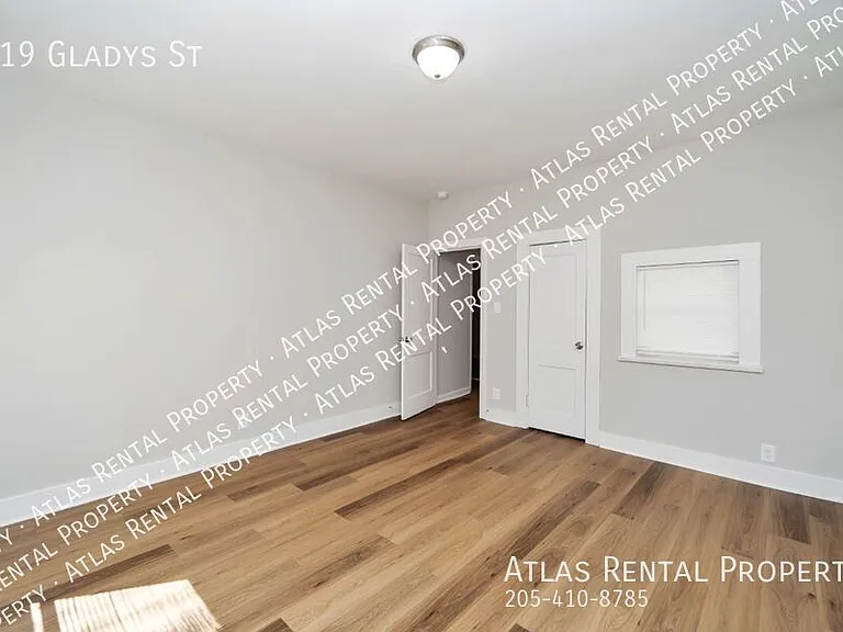 419 Gladys St — Photo 9