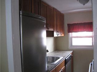 6 Woodneath Cres, East Rochester, NY 14445