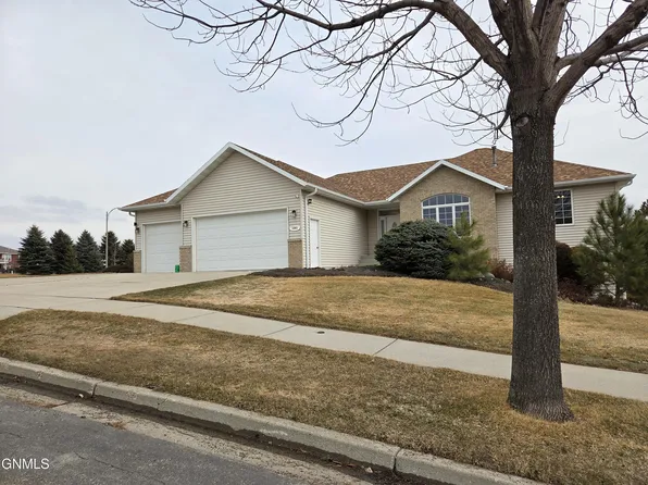 1201 Eagle Crest Loop, Bismarck, ND 58503