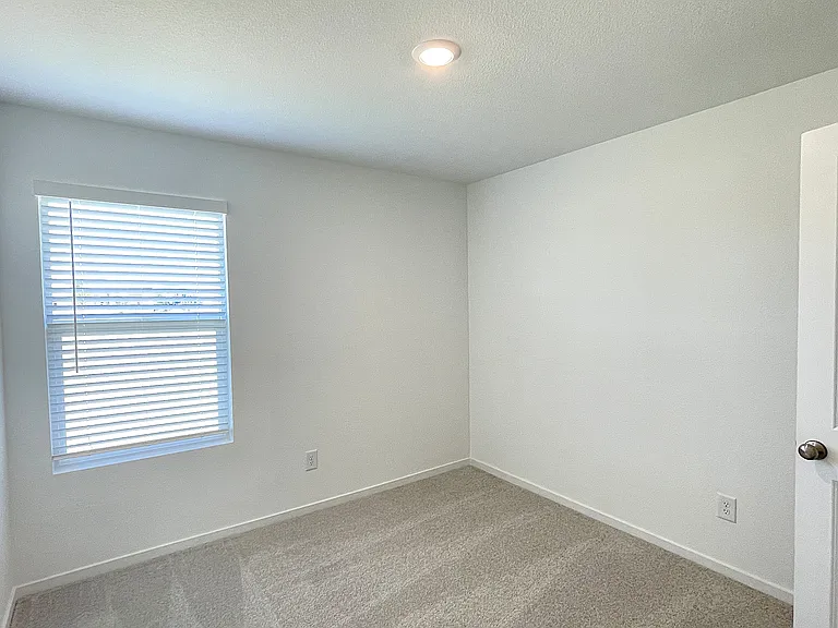 3185 Campeiro Ave — Photo 21