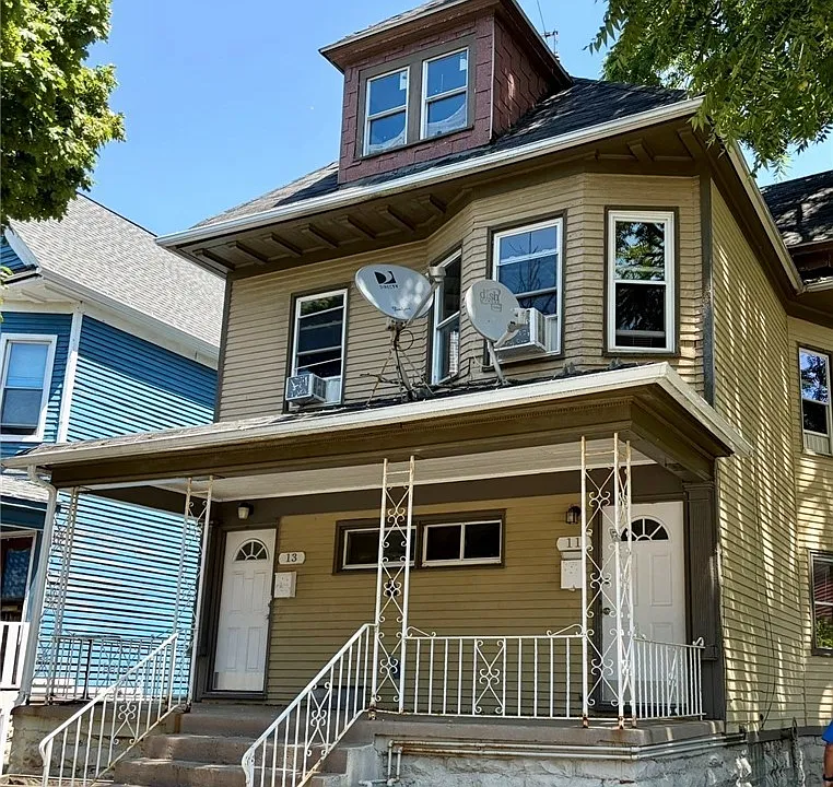 13 Hoyt St