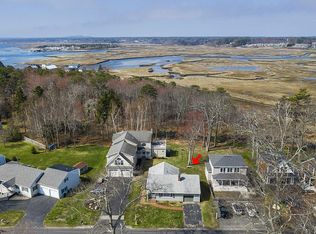 365 Drakes Island Rd, Wells, ME 04090