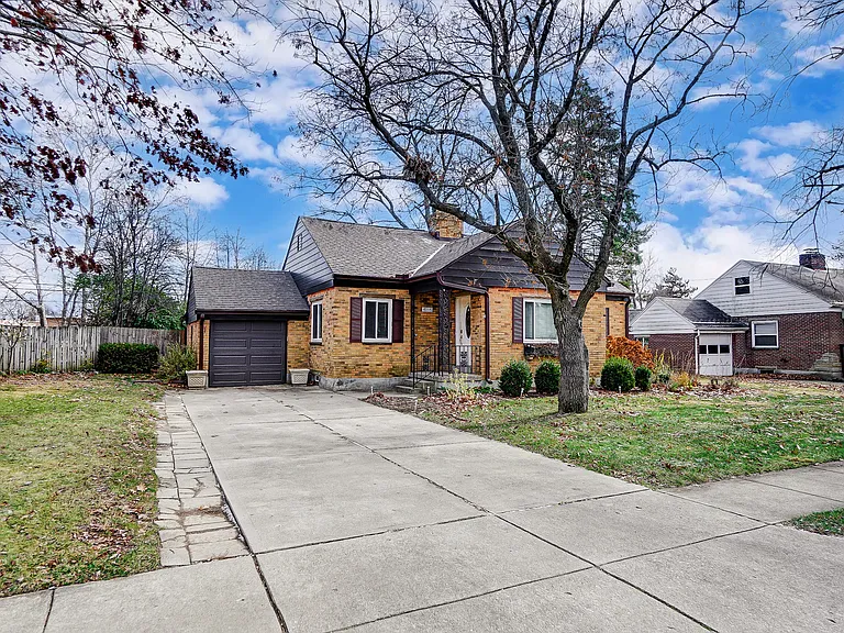 4016 Maricarr Dr — Photo 2