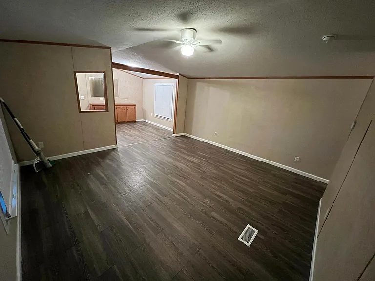 21561 Leonard St #21569 — Photo 3