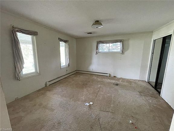 5th image of 610 W Lee Ave