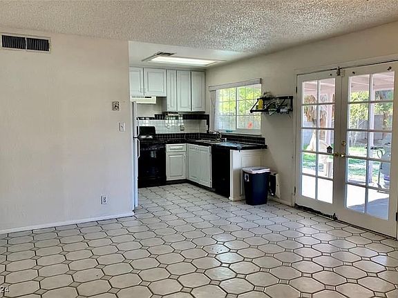 4th image of 3812 Arizona Ave