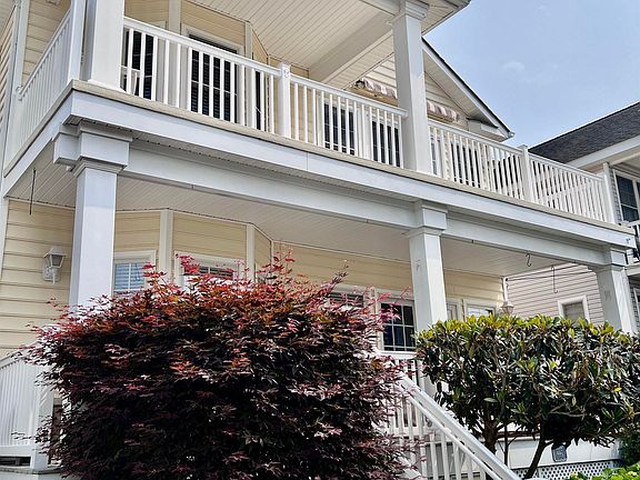 3rd image of 1227 Pleasure Ave #2