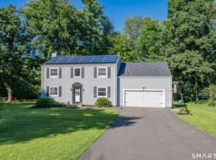 81 Duck Pond Rd, Glastonbury, CT 06033