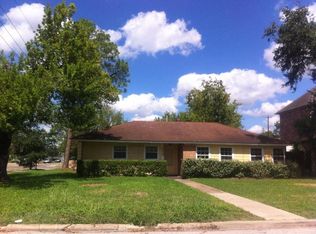 5016 Imperial St, Bellaire, TX 77401