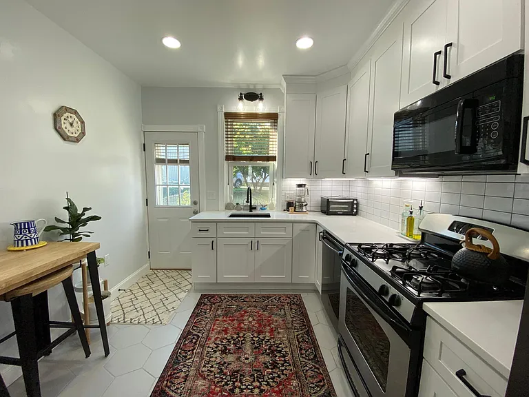 471 Markle St — Photo 8
