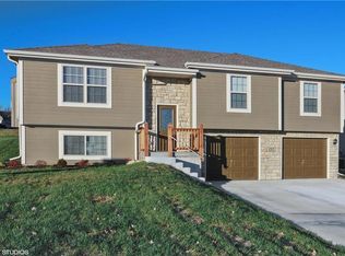 1212 Baytree, Grain Valley, MO 64029