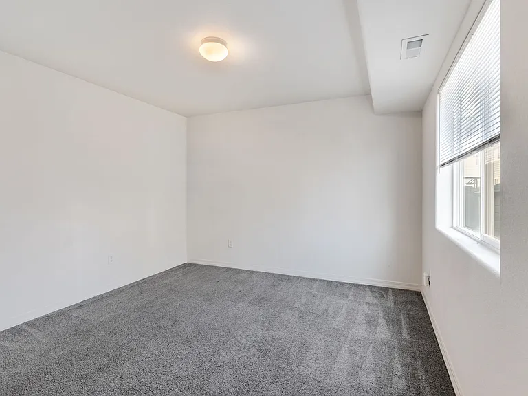 897 Technology Ct — Photo 5