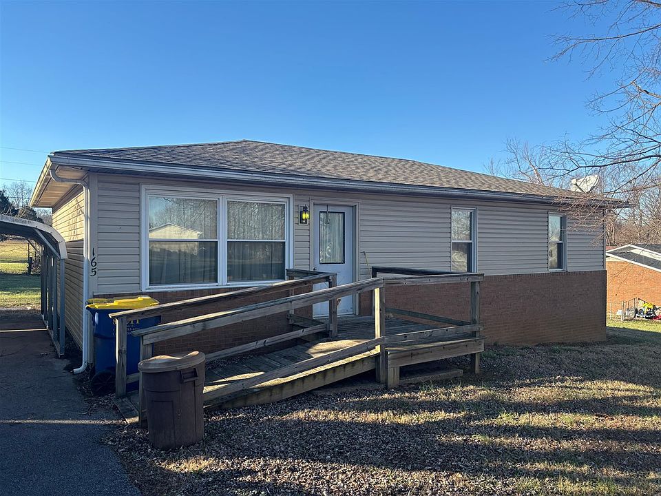 1st image of 165 Countrywood Pl