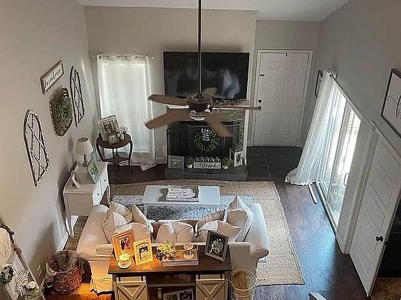 3rd image of 200 Parma Dr APT E3