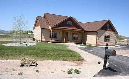 Quiet Cul-de-sac : Only three new houses so far and maxium of 6 will be built here.