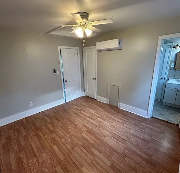 745 Queen Ave NW — Photo 2