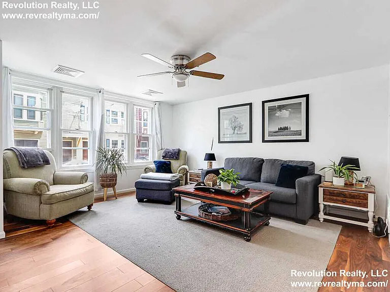W 6th St — Photo 6