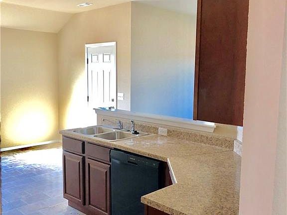 4th image of 203 E Kara Ln