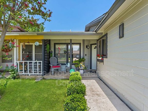 3rd image of 6715 Hickory Springs Dr
