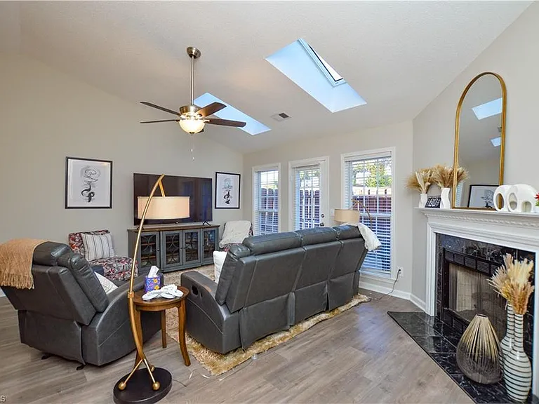 4410 Single Tree Ln — Photo 7
