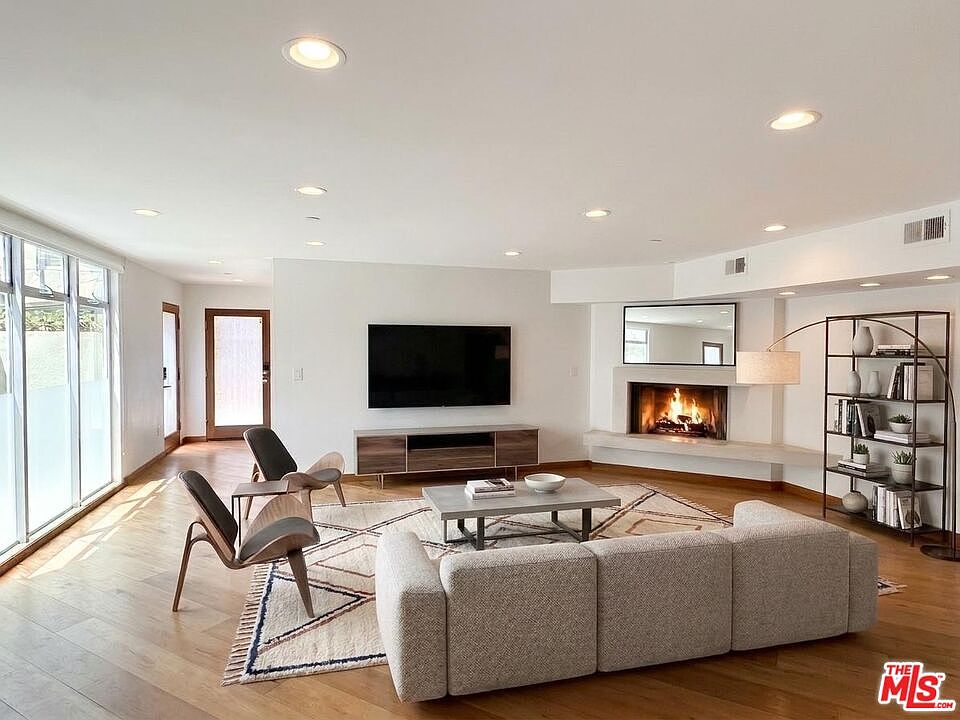 1st image of 512 Brooks Ave APT 6