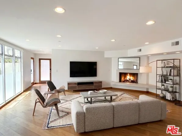 512 Brooks Ave APT 6, Venice, CA 90291