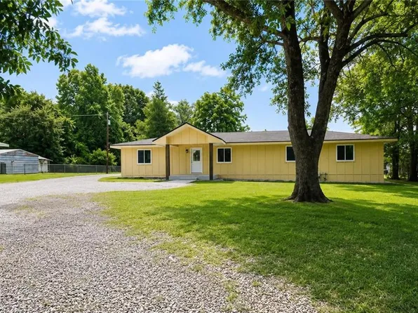 1019 Tioga Rd, Pineville, LA 71405