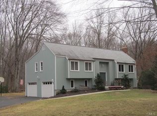 31 Robin Ln, Shelton, CT 06484