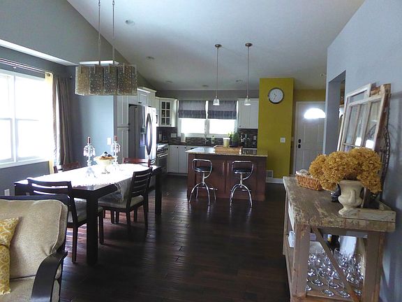 5th image of 465 Melrose Dr