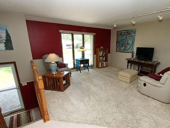 2nd image of 3217 Center Lake Dr